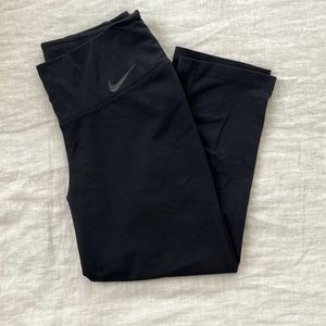 nike dri fit capri leggings